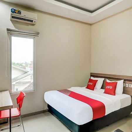 Oyo 90986 Hotel Srikandi Adisucipto Kalasan ภายนอก รูปภาพ