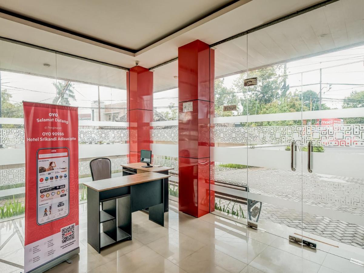 Oyo 90986 Hotel Srikandi Adisucipto Kalasan ภายนอก รูปภาพ