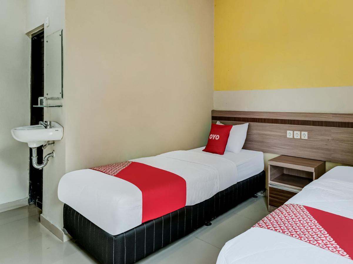 Oyo 90986 Hotel Srikandi Adisucipto Kalasan ภายนอก รูปภาพ
