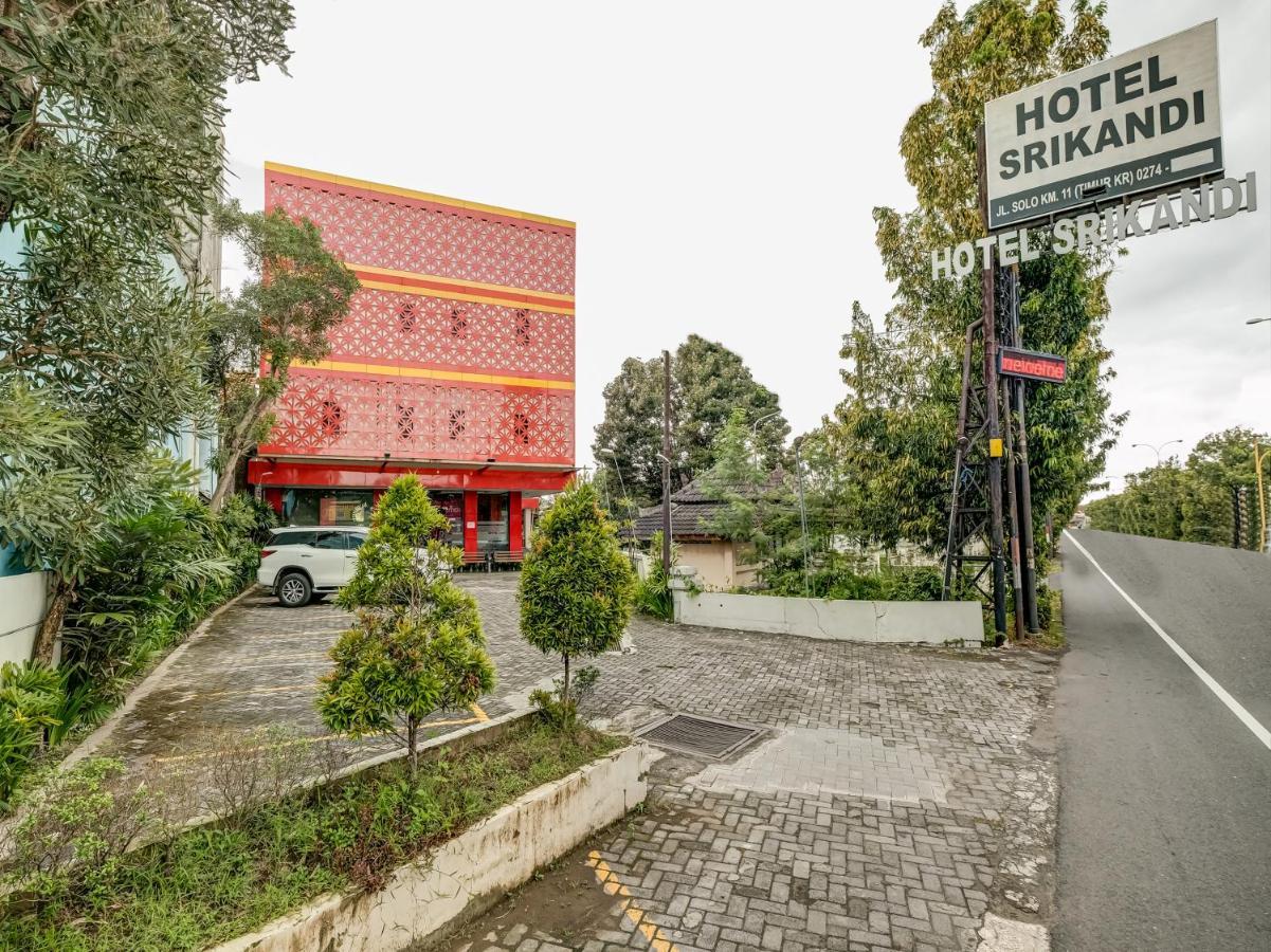 Oyo 90986 Hotel Srikandi Adisucipto Kalasan ภายนอก รูปภาพ