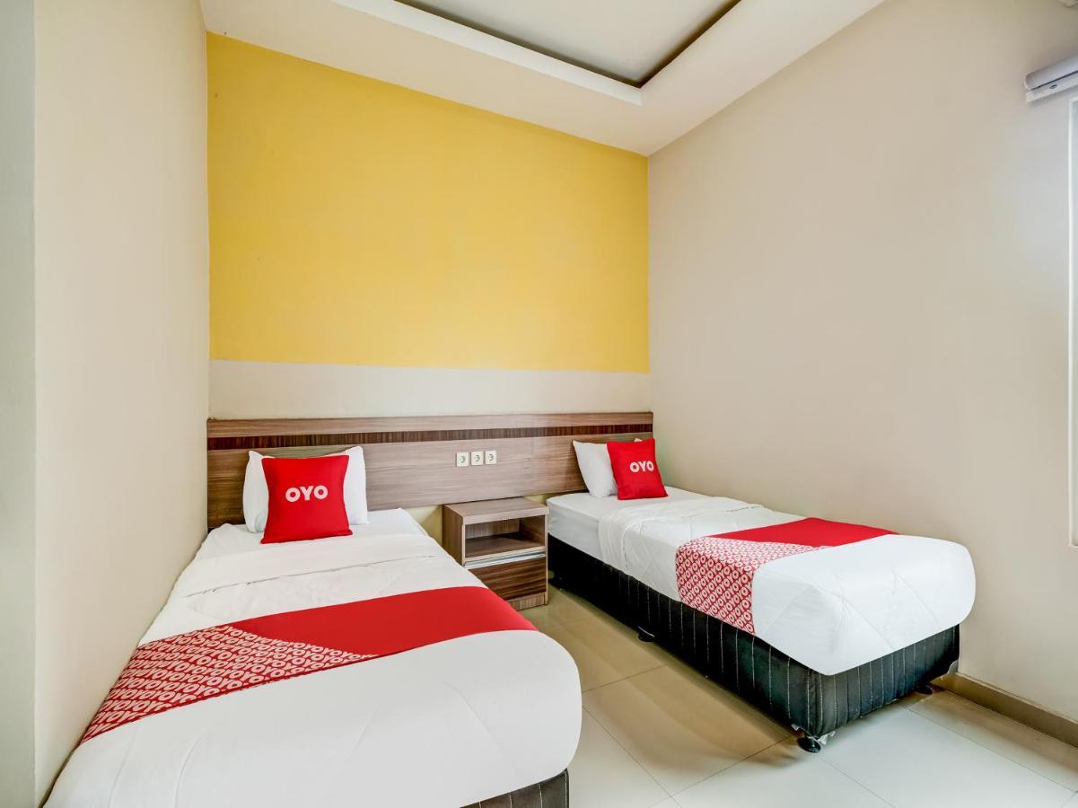 Oyo 90986 Hotel Srikandi Adisucipto Kalasan ภายนอก รูปภาพ