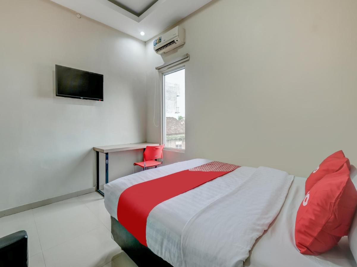 Oyo 90986 Hotel Srikandi Adisucipto Kalasan ภายนอก รูปภาพ
